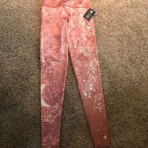NWT Onzie High Ride Graphic Legging S/M